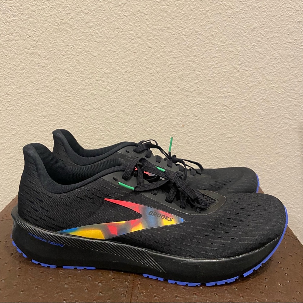 Brooks Hyperion Tempo Victory Size: 10  medium (d)